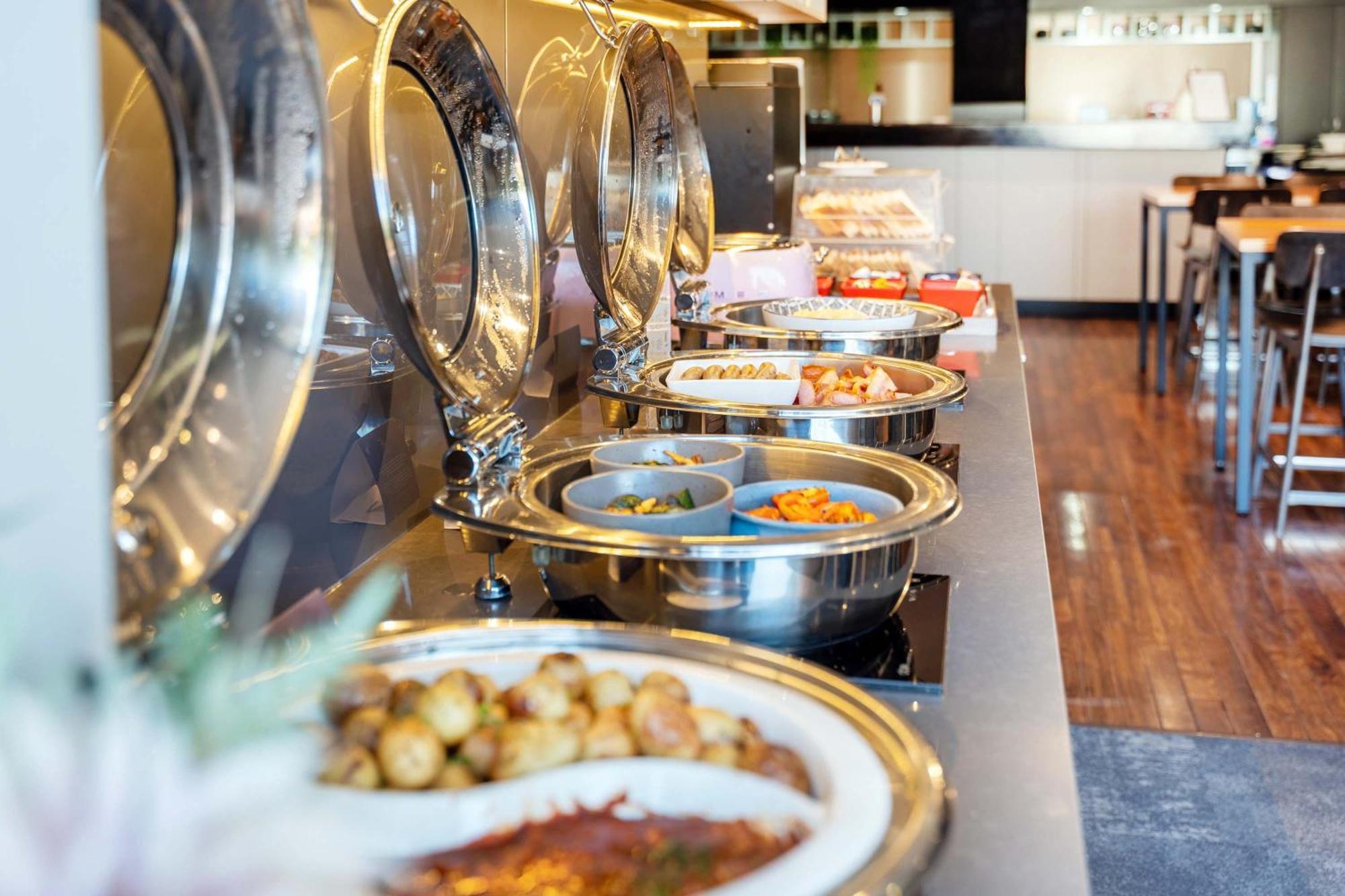 Mantra On Northbourne Aparthotel Canberra Ngoại thất bức ảnh